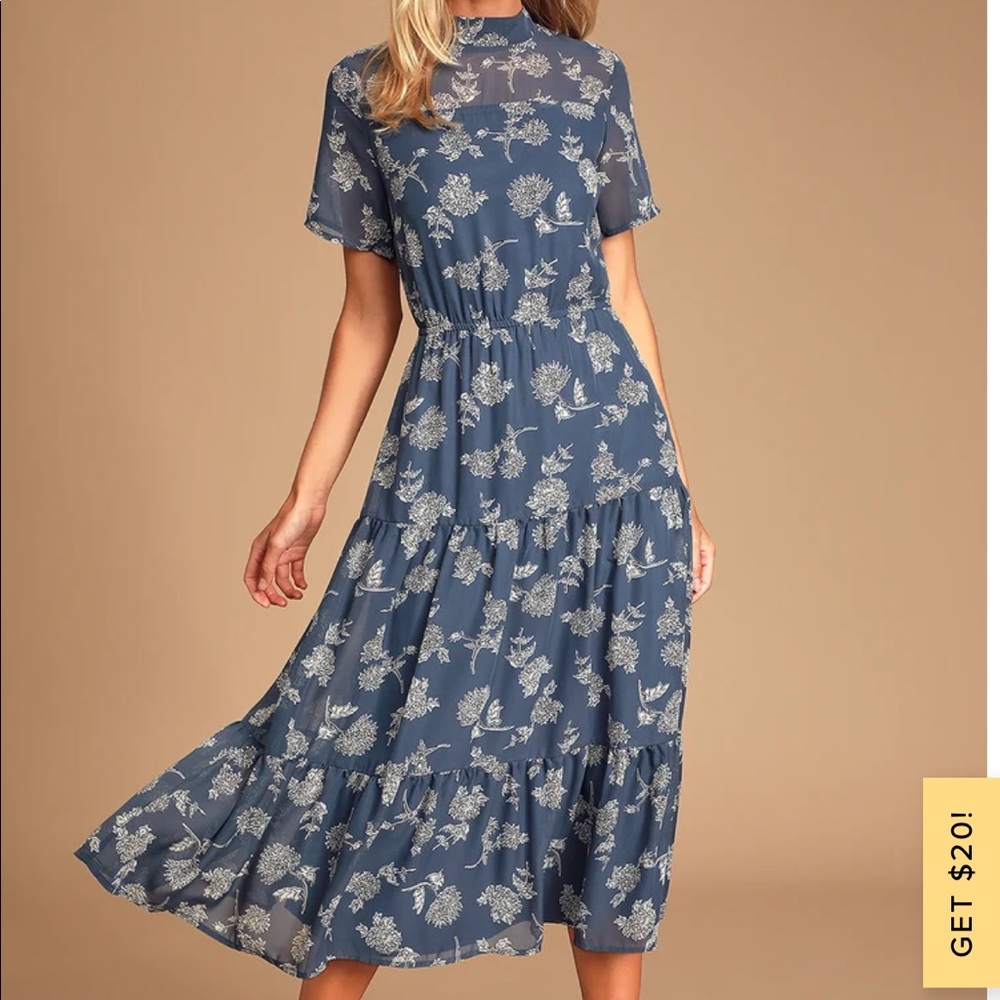 Lulus floral midi dress in dusty blue NWT